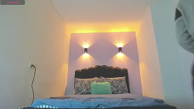 Sofia Clauss  online show from 10-12-25, 04:11