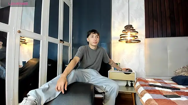 AlessandroDybala online show from 03-13-25, 03:50