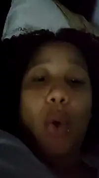 Snapshot of zandra_kiman chatting on 02-08-25, 05:40 zandra kiman online show from 02-08-25, 05:40