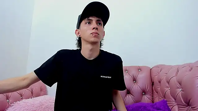 Snapshot of JeanRam18 chatting on 03-21-25, 07:57 JeanRam18 online show from 03-21-25, 07:57