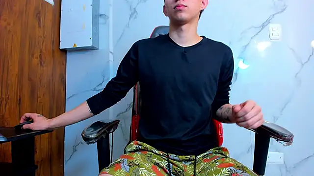 Snapshot of JeanRam18 chatting on 03-04-26, 01:06 JeanRam18 online show from 03-04-26, 01:06