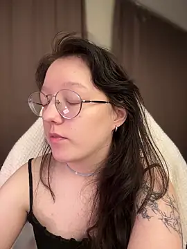 emigooflordXD online show from 12-12-24, 06:14