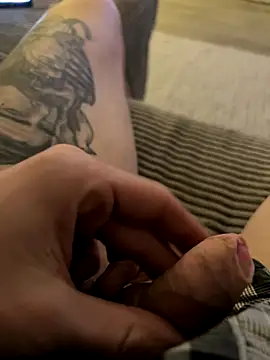 Snapshot of DerWixxer_3 chatting on 12-15-25, 11:31 DerWixxer 3 online show from 12-15-25, 11:31