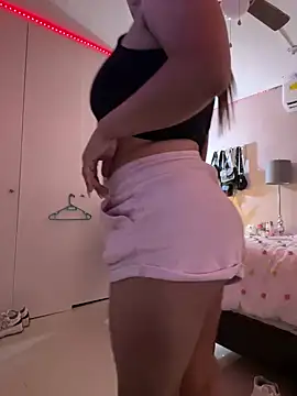 Snapshot of DarianaGuzz chatting on 02-28-25, 03:59 DarianaGuzz online show from 02-28-25, 03:59