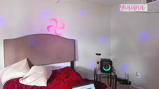 yiauana online show from 11-21-25, 04:16