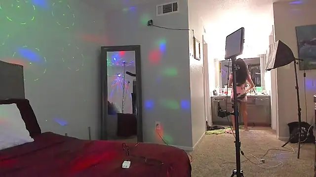 yiauana online show from 03-31-26, 03:52