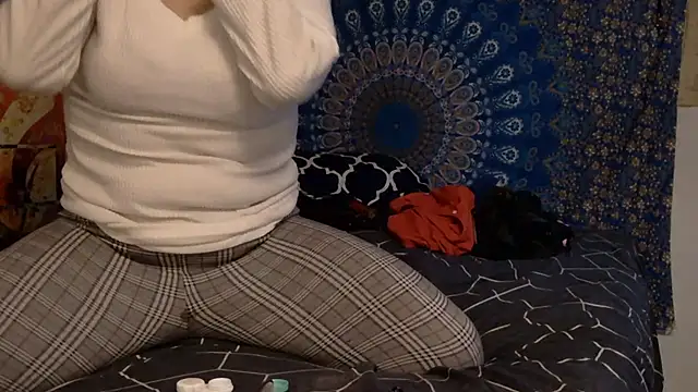 HeyyImHarlowe online show from 02-08-25, 10:29