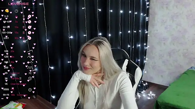 Snapshot of VikaPowers chatting on 02-12-25, 10:48 VikaPowers online show from 02-12-25, 10:48