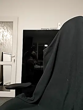 AvaLloyd online show from 11-11-25, 03:50