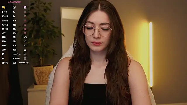 Ester Hill online show from 09-19-25, 12:02