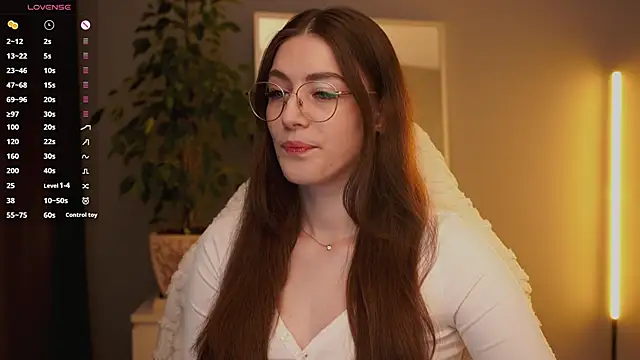 Ester Hill online show from 11-18-25, 01:11