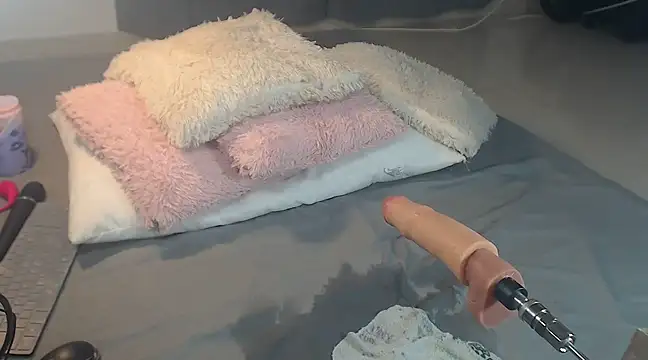 Selena v online show from 03-15-25, 10:46