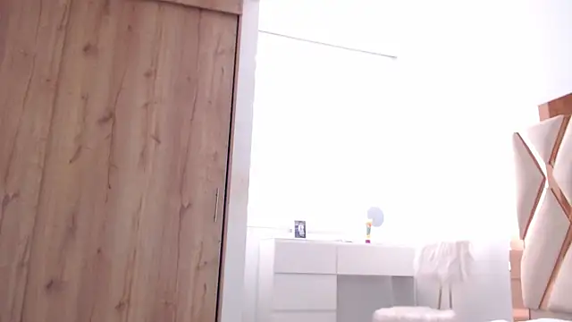 Snapshot of dollface17 chatting on 01-12-25, 06:59 dollface17 online show from 01-12-25, 06:59