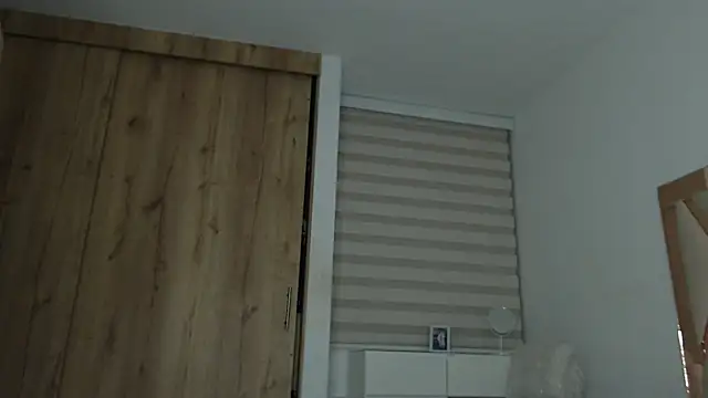 Snapshot of dollface17 chatting on 03-08-25, 01:50 dollface17 online show from 03-08-25, 01:50