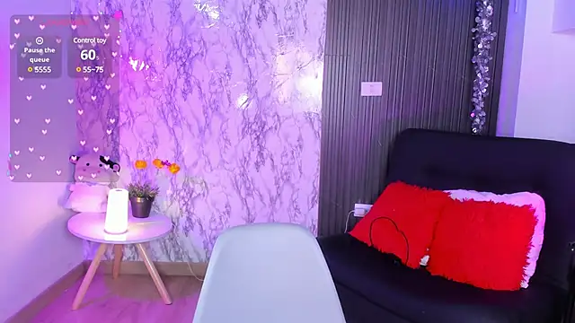 Snapshot of chloe_blue chatting on 01-28-25, 02:53 chloe blue online show from 01-28-25, 02:53