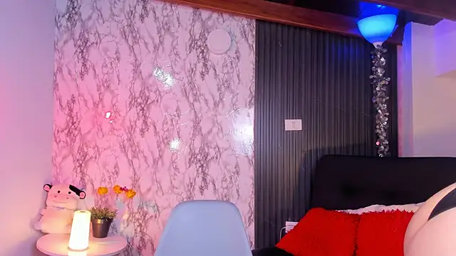 Snapshot of chloe_blue chatting on 01-31-25, 11:46 chloe blue online show from 01-31-25, 11:46