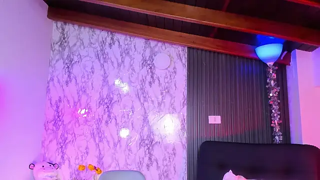 Snapshot of chloe_blue chatting on 02-13-25, 11:50 chloe blue online show from 02-13-25, 11:50