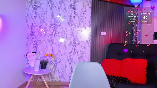 Snapshot of chloe_blue chatting on 02-23-25, 11:55 chloe blue online show from 02-23-25, 11:55