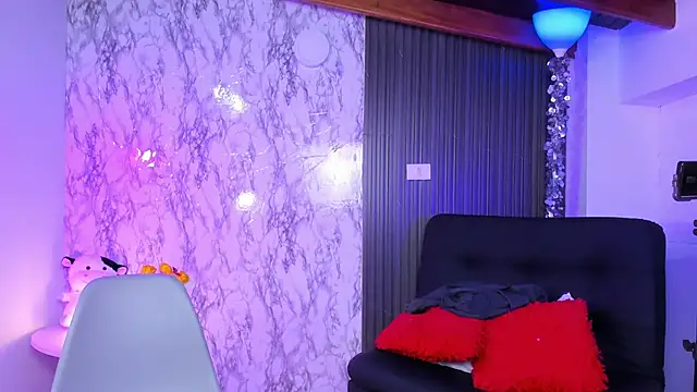 Snapshot of chloe_blue chatting on 02-27-25, 11:41 chloe blue online show from 02-27-25, 11:41