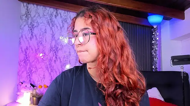 Snapshot of chloe_blue chatting on 03-03-25, 11:44 chloe blue online show from 03-03-25, 11:44