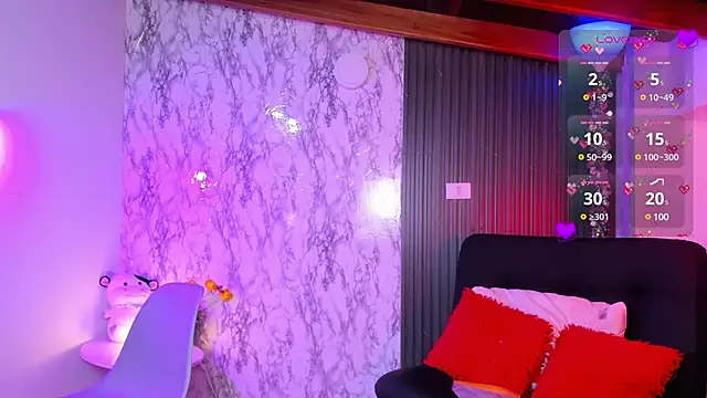 Snapshot of chloe_blue chatting on 03-10-25, 11:42 chloe blue online show from 03-10-25, 11:42