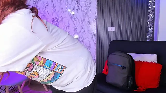 Snapshot of chloe_blue chatting on 03-21-25, 11:22 chloe blue online show from 03-21-25, 11:22