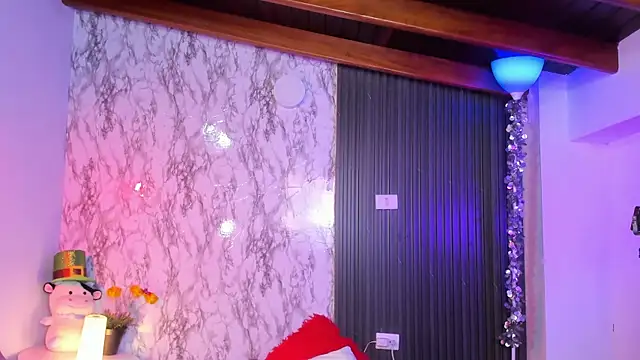 Snapshot of chloe_blue chatting on 03-22-25, 02:25 chloe blue online show from 03-22-25, 02:25