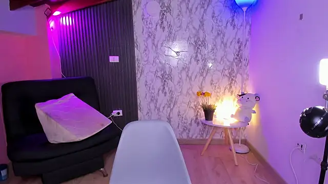 Snapshot of chloe_blue chatting on 11-13-25, 11:20 chloe blue online show from 11-13-25, 11:20