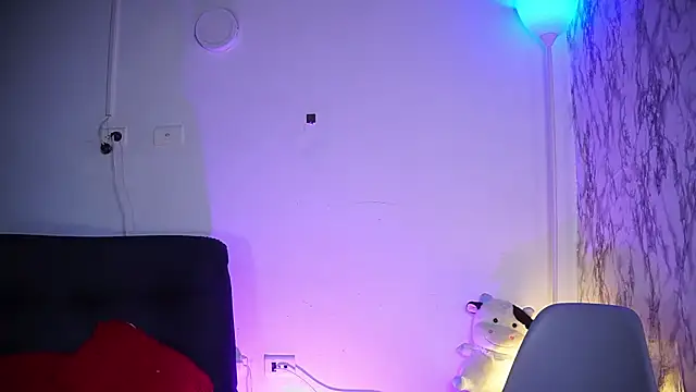 Snapshot of chloe_blue chatting on 12-02-25, 11:26 chloe blue online show from 12-02-25, 11:26