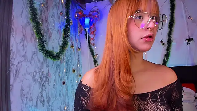 Snapshot of chloe_blue chatting on 12-15-25, 11:25 chloe blue online show from 12-15-25, 11:25