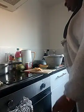 Snapshot of Bali_baddie_x chatting on 01-11-25, 03:31 Bali baddie x online show from 01-11-25, 03:31