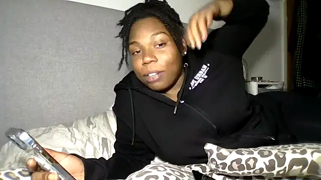 Snapshot of Bali_baddie_x chatting on 02-06-25, 11:26 Bali baddie x online show from 02-06-25, 11:26