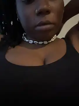 Snapshot of Bali_baddie_x chatting on 02-28-25, 03:26 Bali baddie x online show from 02-28-25, 03:26