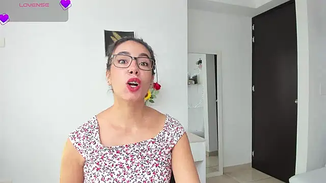 Snapshot of susana_monroy chatting on 07-16-26, 06:36 susana monroy online show from 07-16-26, 06:36