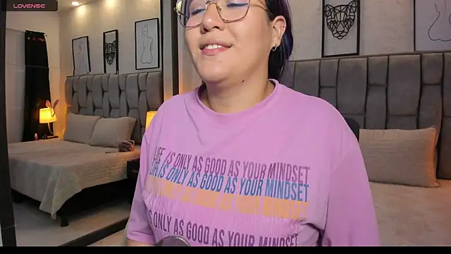 sweet--emily online show from 02-25-25, 04:14