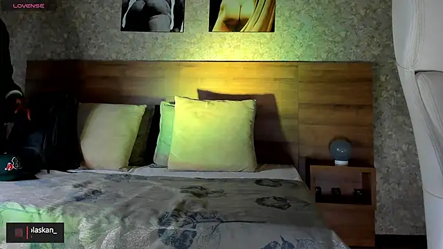 nicolaskan online show from 12-31-24, 10:58