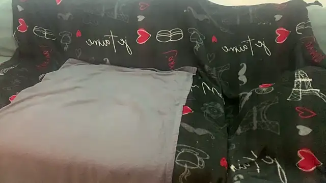 Snapshot of devote_schlampe00 chatting on 09-28-25, 12:16 devote schlampe00 online show from 09-28-25, 12:16