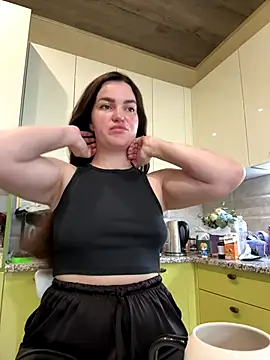 Karolina llove online show from 10-19-25, 08:15