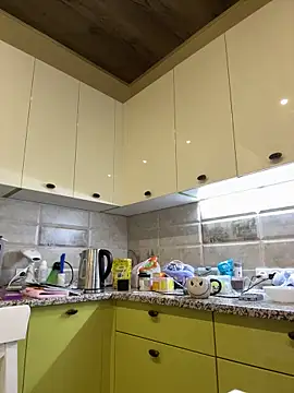 Karolina llove online show from 11-17-25, 08:42