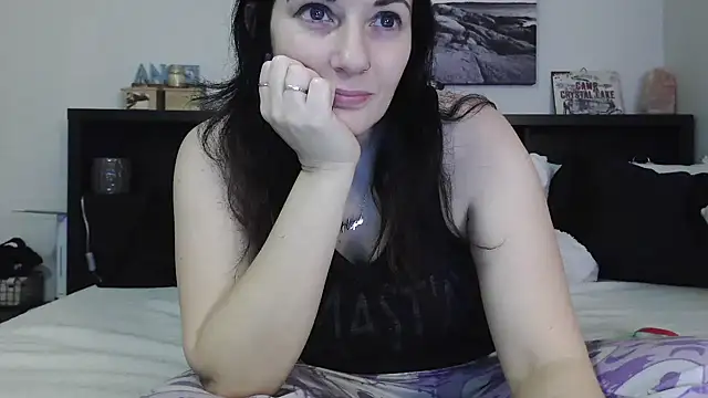 CrystalLakeXO online show from 02-07-25, 09:37