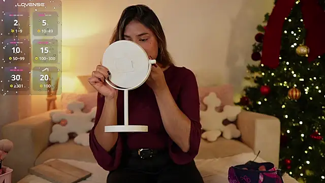 SaraParisi online show from 11-17-25, 01:11