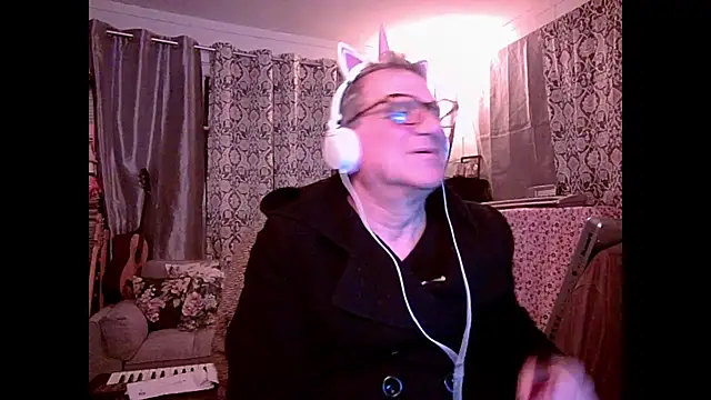 Snapshot of coryassman chatting on 12-25-24, 09:56 coryassman online show from 12-25-24, 09:56