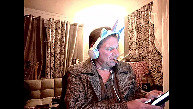 Snapshot of coryassman chatting on 01-22-25, 07:46 coryassman online show from 01-22-25, 07:46