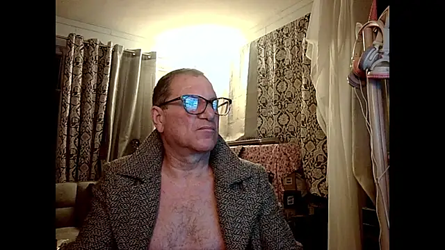 Snapshot of coryassman chatting on 01-25-25, 08:31 coryassman online show from 01-25-25, 08:31