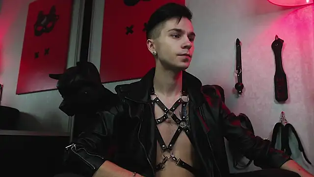 Joseph  Quinn online show from 01-30-25, 10:29