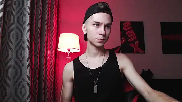 Joseph  Quinn online show from 11-30-25, 11:47