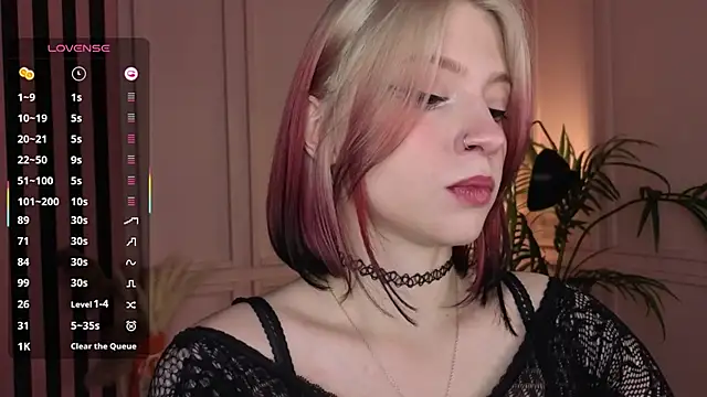 arielabradberry online show from 11-19-25, 01:44