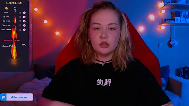 Snapshot of lala_loulou_land chatting on 12-27-24, 08:18 lala loulou land online show from 12-27-24, 08:18