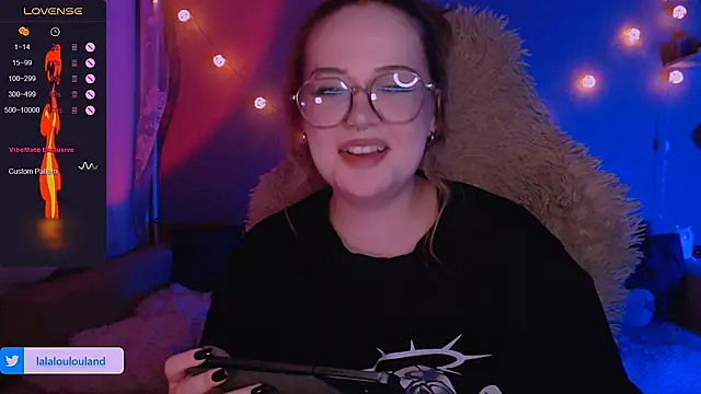 Snapshot of lala_loulou_land chatting on 03-14-25, 11:32 lala loulou land online show from 03-14-25, 11:32