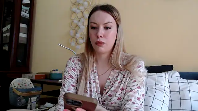 Scarlettford online show from 02-19-25, 12:00